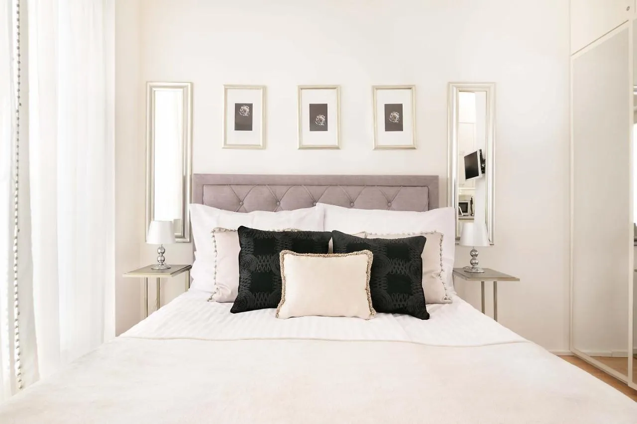 Cozy&Quiet Apartment With A/C In City Centre Praga 0*,  República Checa