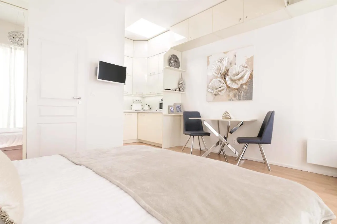 Cozy&Quiet Apartment With A/C In City Centre 프라하